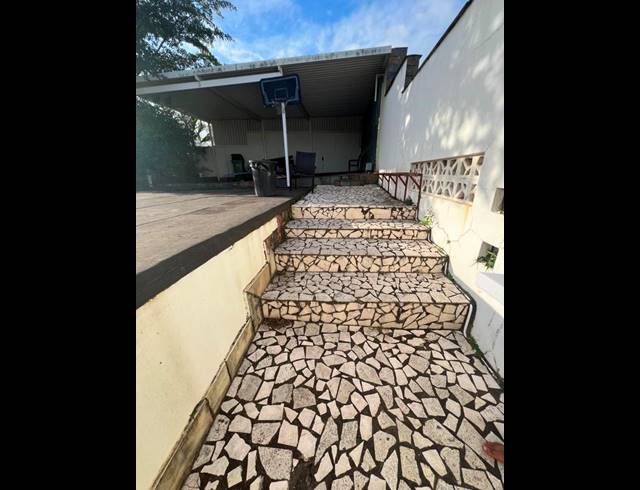 4 BEDROOM HOUSE FOR SALE IN NEWLANDS EAST